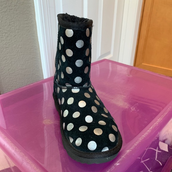 Little Girls Uggs size 2 - Picture 2 of 8